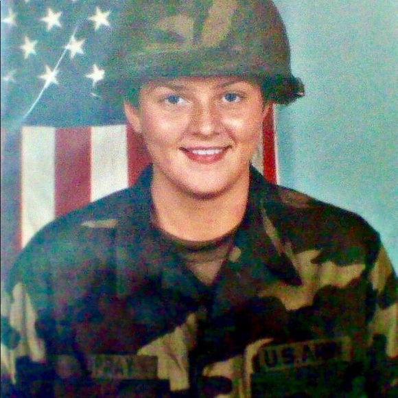 Meet your Posher, Andrea - Picture 1 of 8